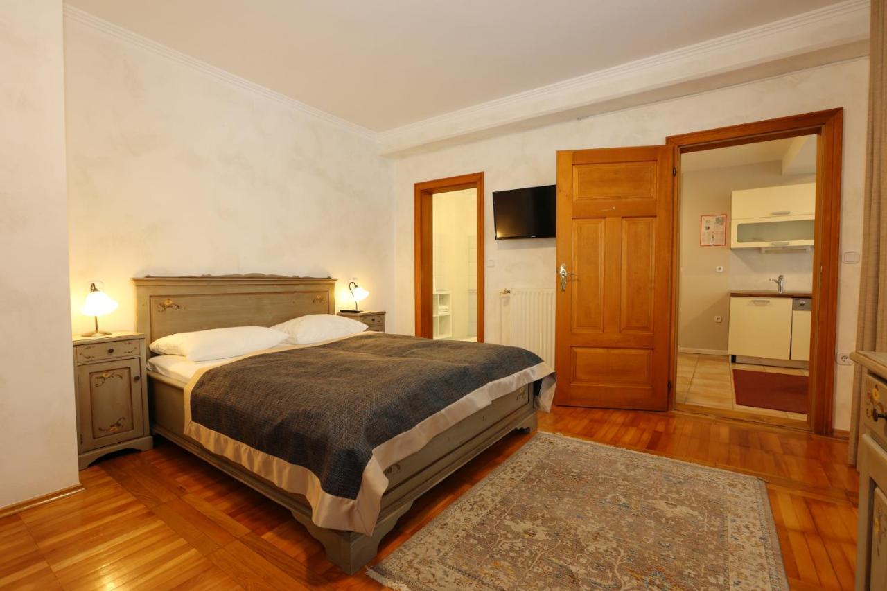 Vila Edelweiss Rooms&App Kranjska Gora Esterno foto
