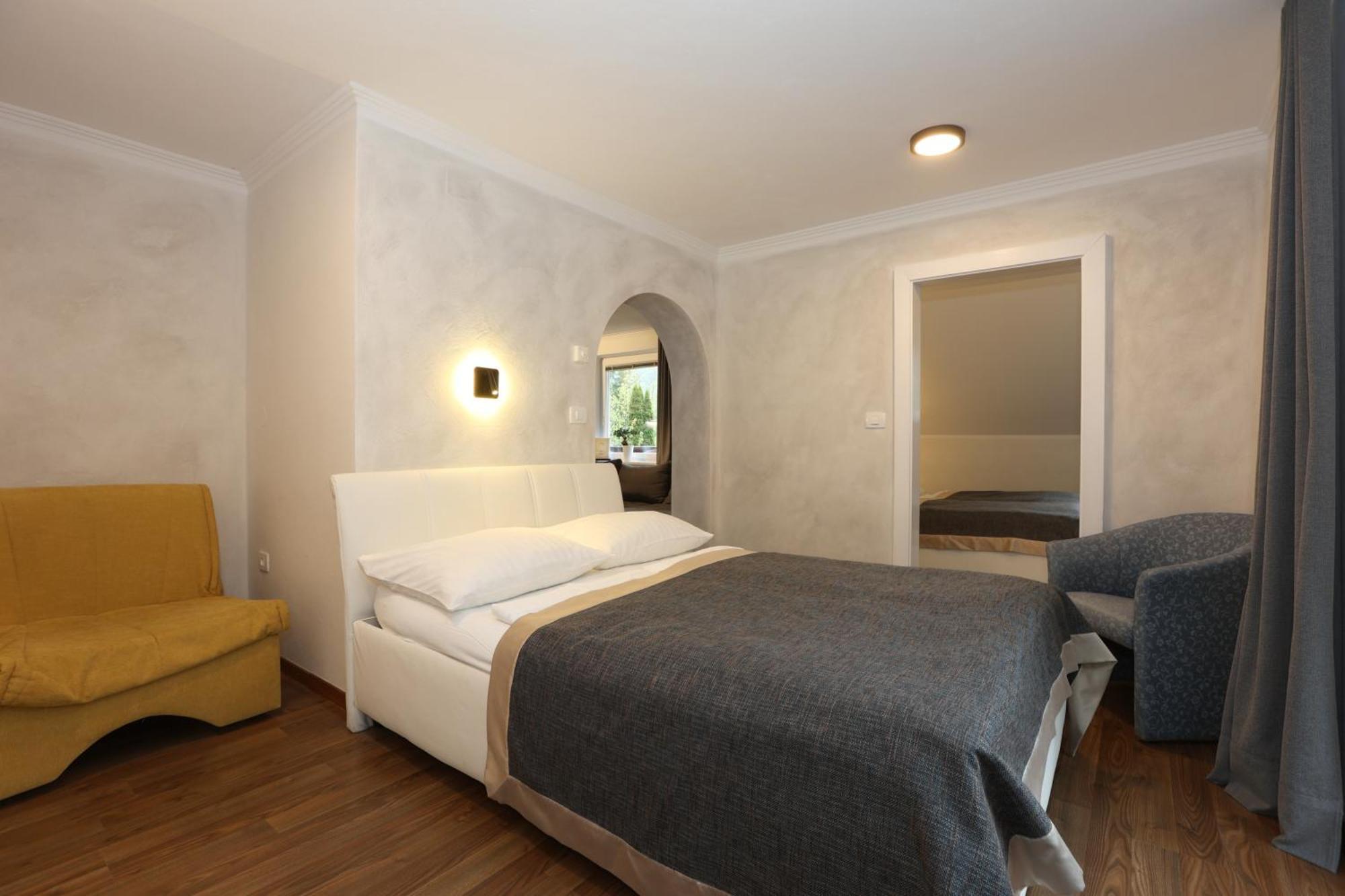 Vila Edelweiss Rooms&App Kranjska Gora Esterno foto